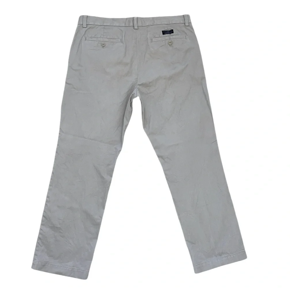 Banana Republic Aiden Chino men’s Size 34 cotton flat‎ front khaki pants.